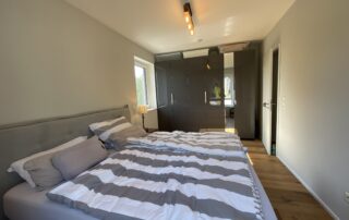 F92769D6-3763-4510-B566-CDE4BB716AD2