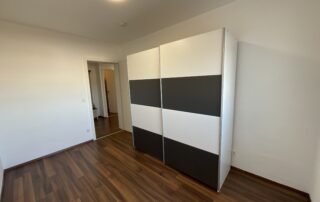 AA3B0452-F56C-49A3-A576-57FF97D4F6F7