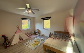 B27FA8C2-4D47-4917-BE73-EF0FF1BB894D