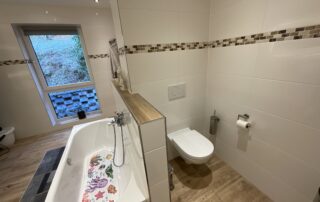 F2B9046E-BBB1-4843-8871-067441DB76D2