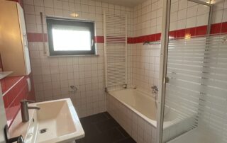 D35E3252-2AD3-4C1F-B813-E884176A7F64